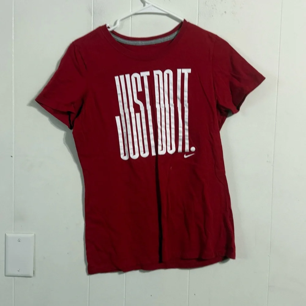 Nike Red 'Just Do It' Women's Top‎